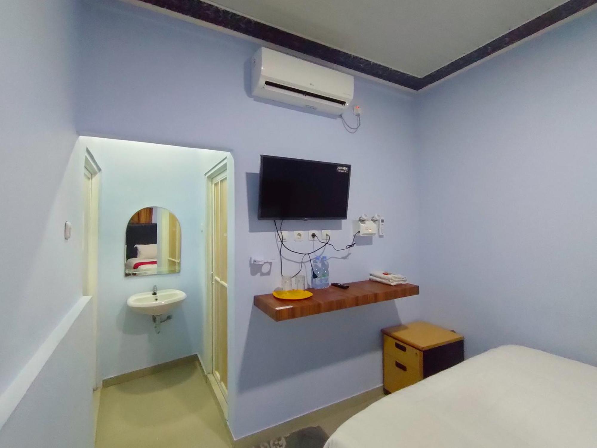 Reddoorz Syariah Near Stasiun Wates Hotel Wates  Eksteriør billede